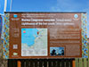 Информационный стенд у маяков на входе в Новосвирский канал