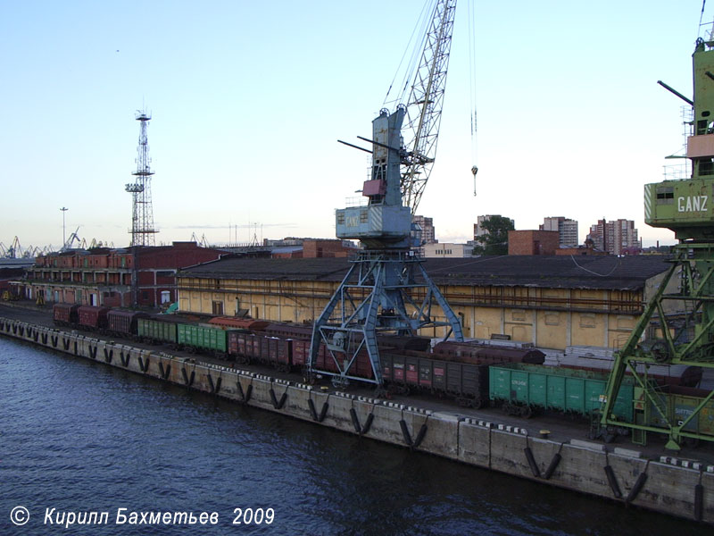 Причалы Петербургского порта