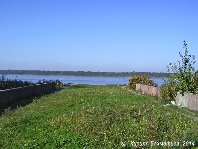 Остров между шлюзами на Петровском устье Староладожского канала